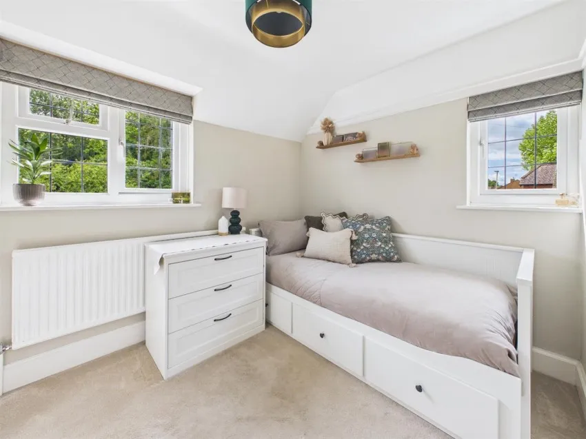 Stroud Road, Tuffley, photo 18