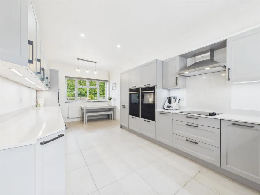 Stroud Road, Tuffley, photo 2