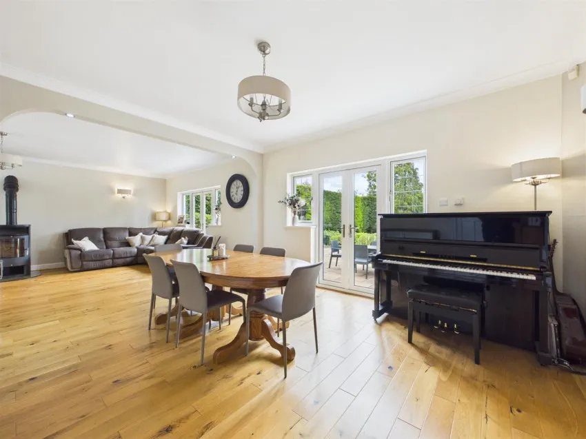 Stroud Road, Tuffley, photo 11