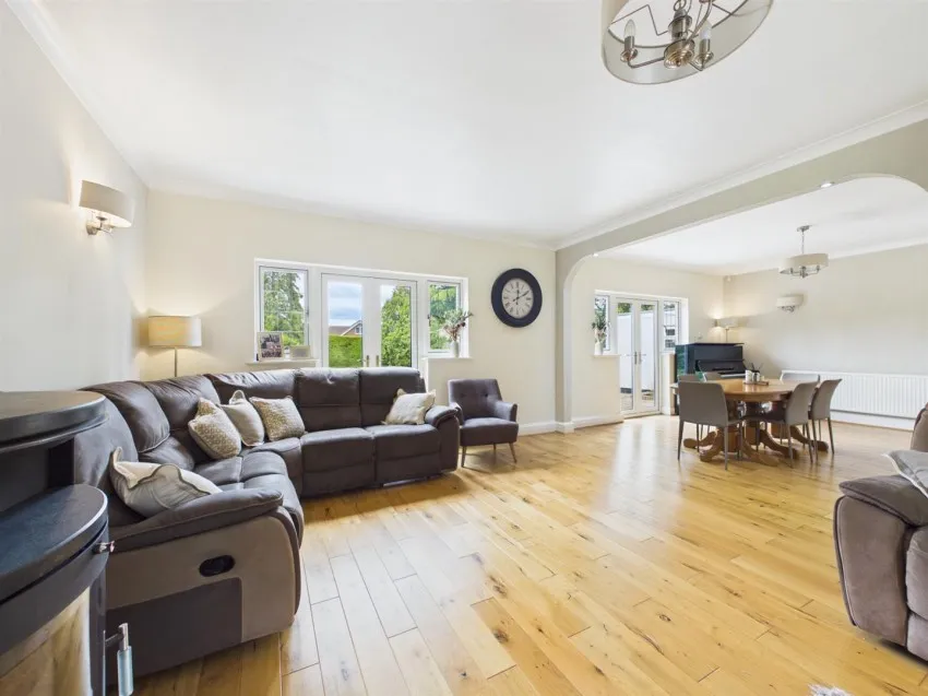 Stroud Road, Tuffley, photo 3