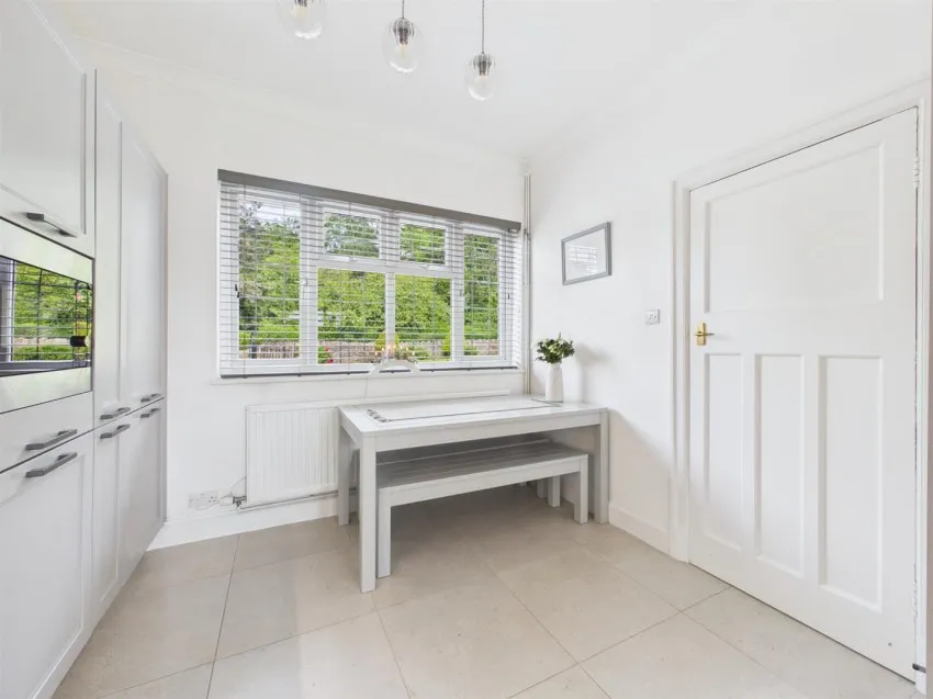 Stroud Road, Tuffley, photo 6