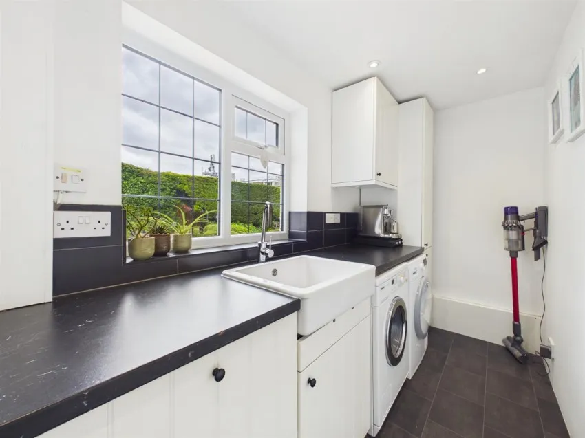 Stroud Road, Tuffley, photo 8