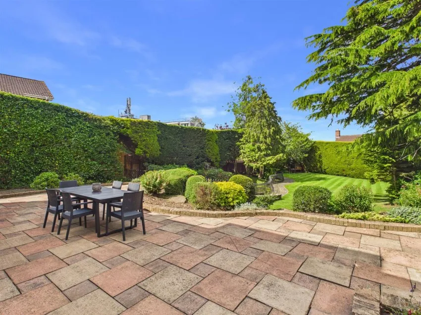 Stroud Road, Tuffley, photo 24