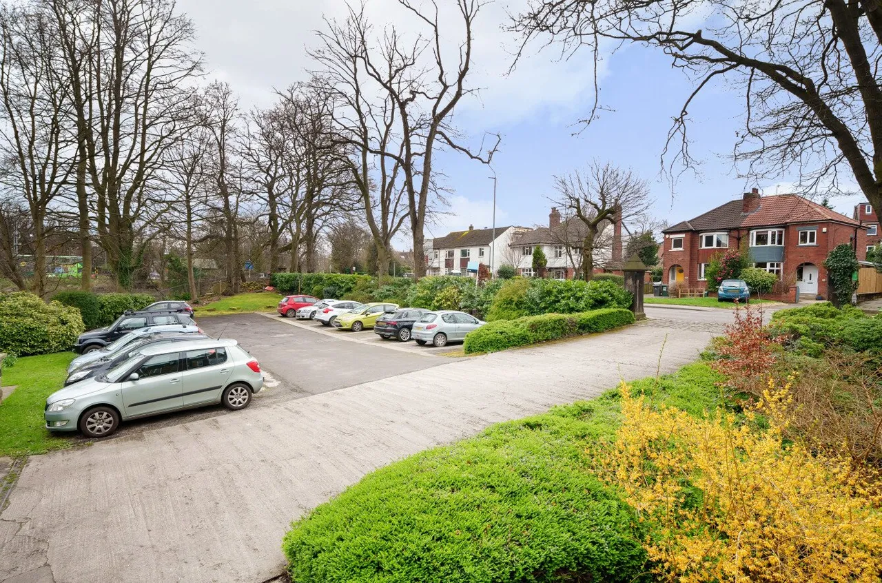 Kirkstall Lane, Kirkstall, LS5, photo 11