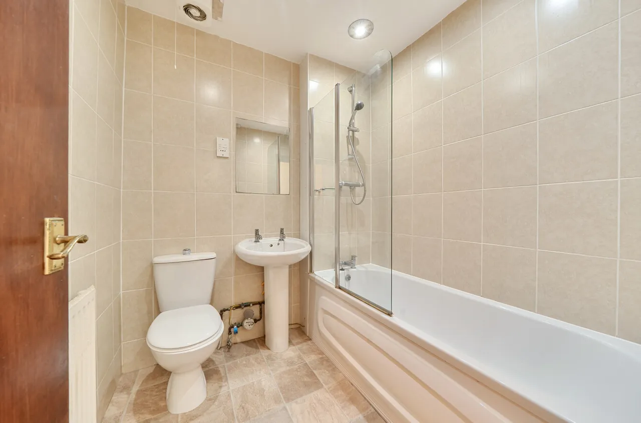 Kirkstall Lane, Kirkstall, LS5, photo 10