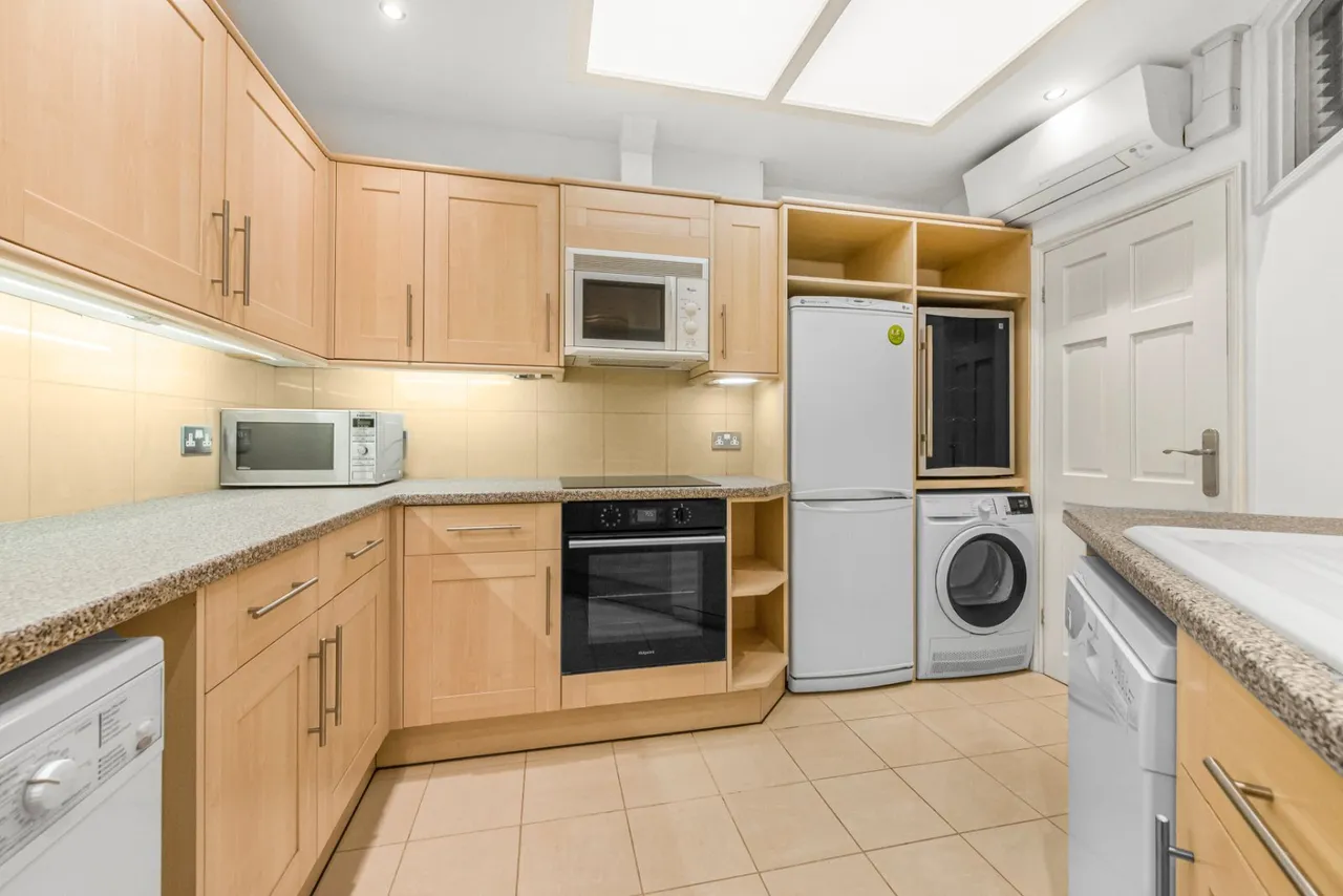 St. John's Wood Road, London, NW8, photo 14