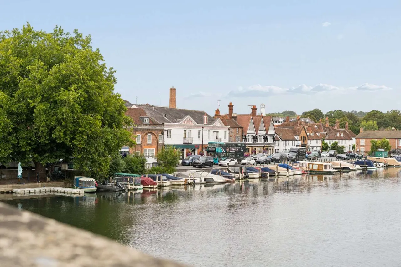 Thameside, Henley-on-Thames, Oxfordshire, RG9 2LJ, photo 3
