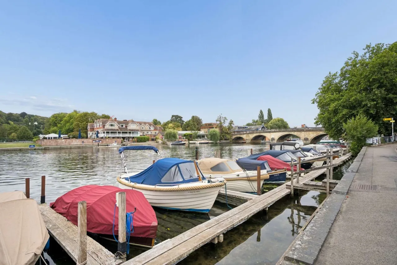 Thameside, Henley-on-Thames, Oxfordshire, RG9 2LJ, photo 2