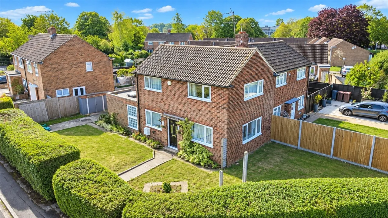Neath Gardens, Tilehurst, RG30, photo 11