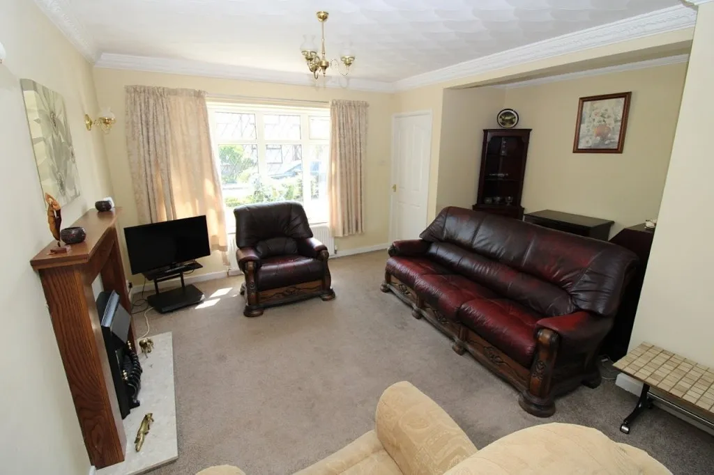 West View, Cudworth, photo 4