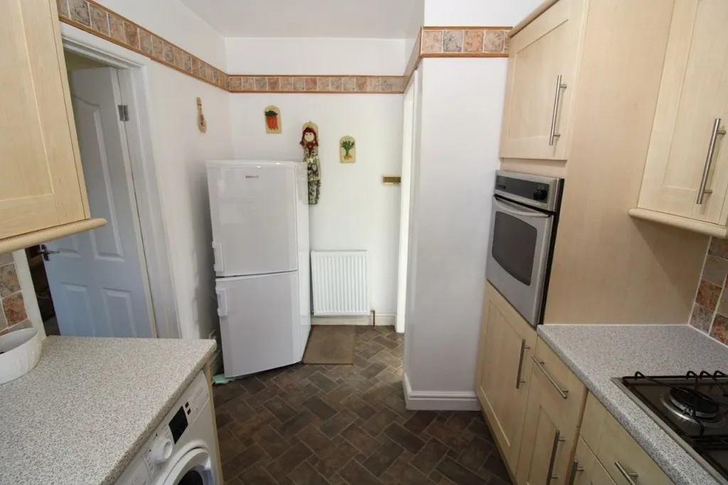 West View, Cudworth, photo 3
