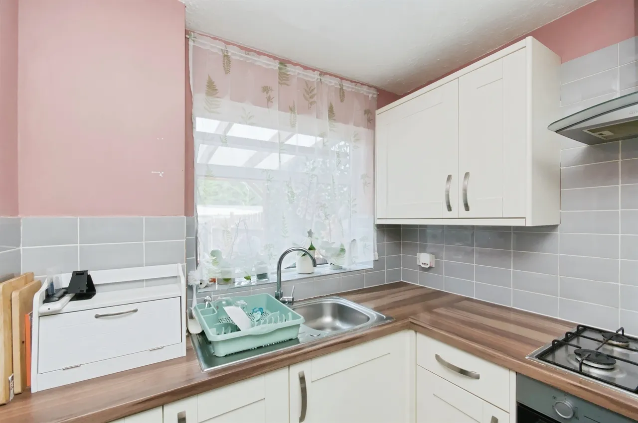 Gwyneth Grove, Bexhill-On-Sea, photo 7