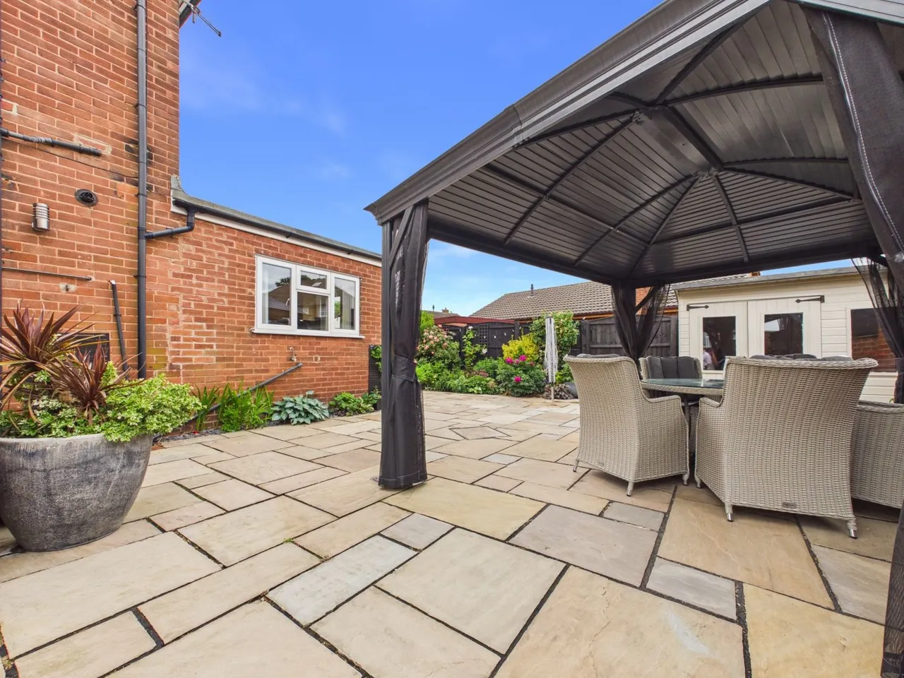Bedford Close, Featherstone, WF7, photo 20