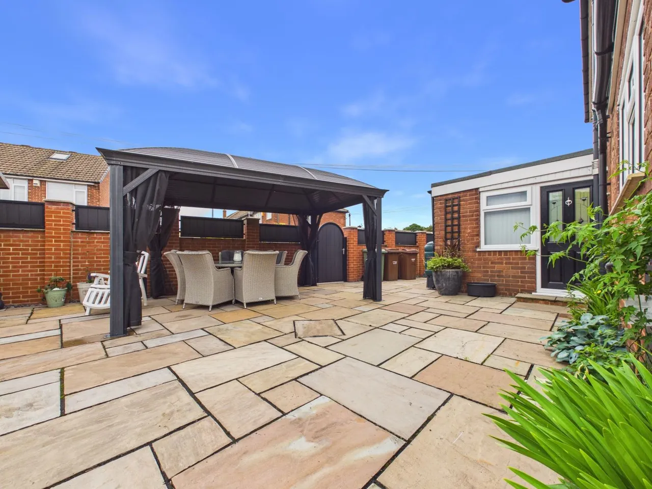 Bedford Close, Featherstone, WF7, photo 21