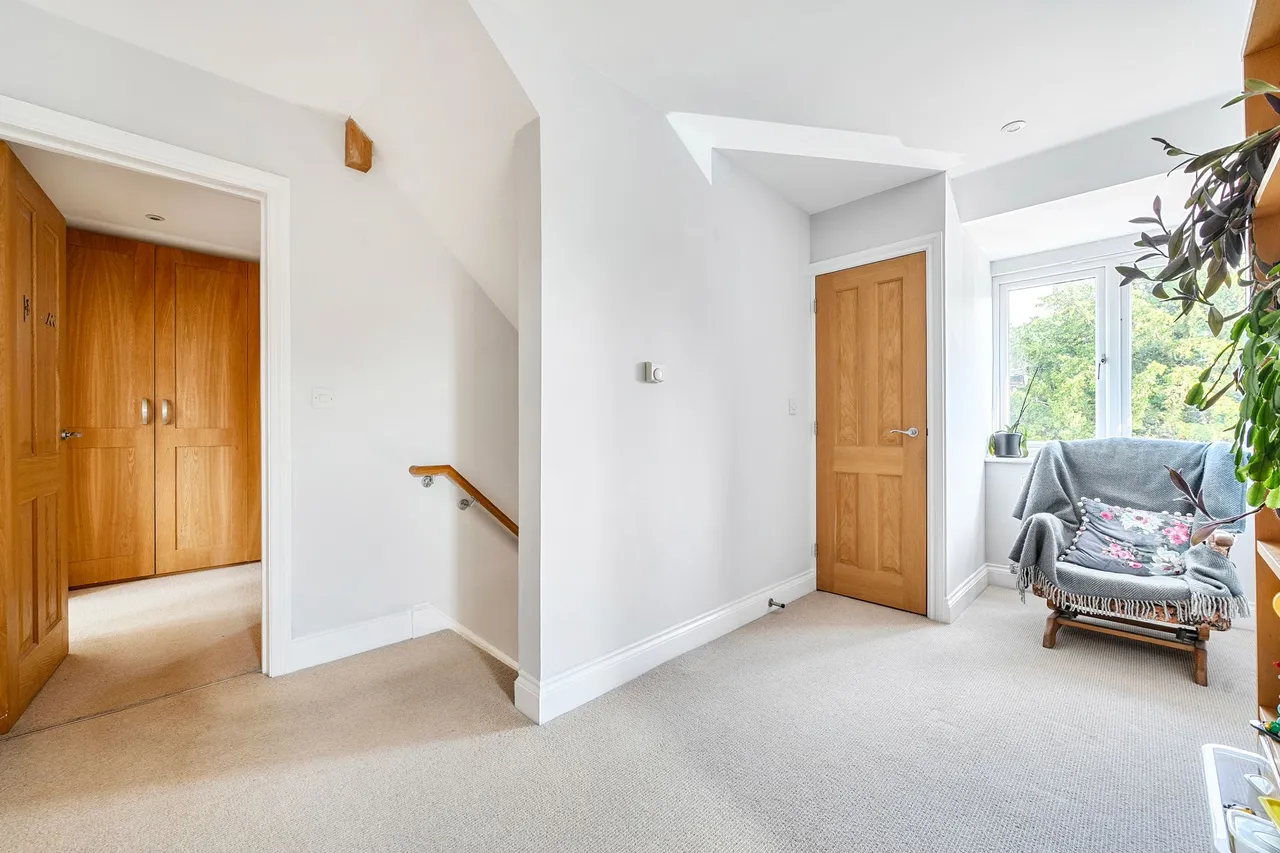 Dodsley Grove, Easebourne, GU29, photo 9