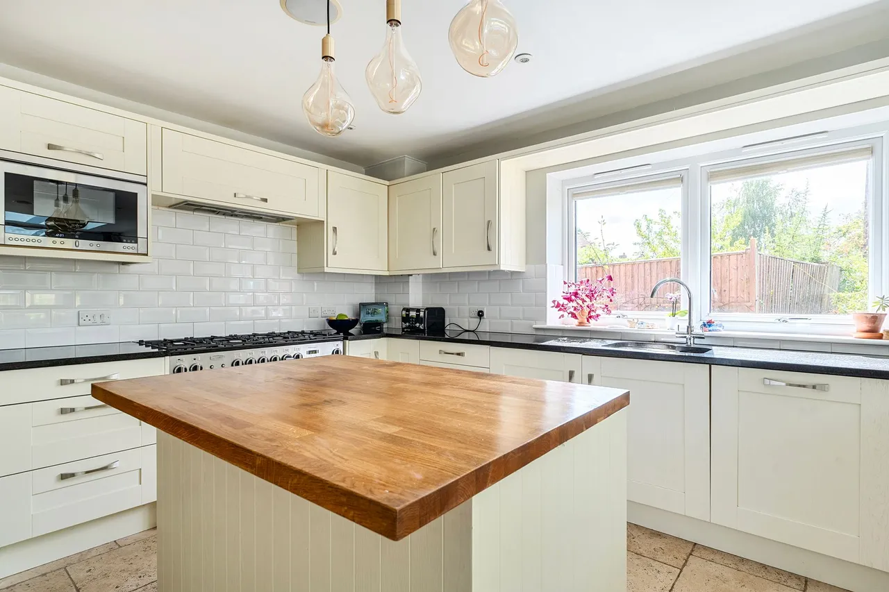 Dodsley Grove, Easebourne, GU29, photo 5