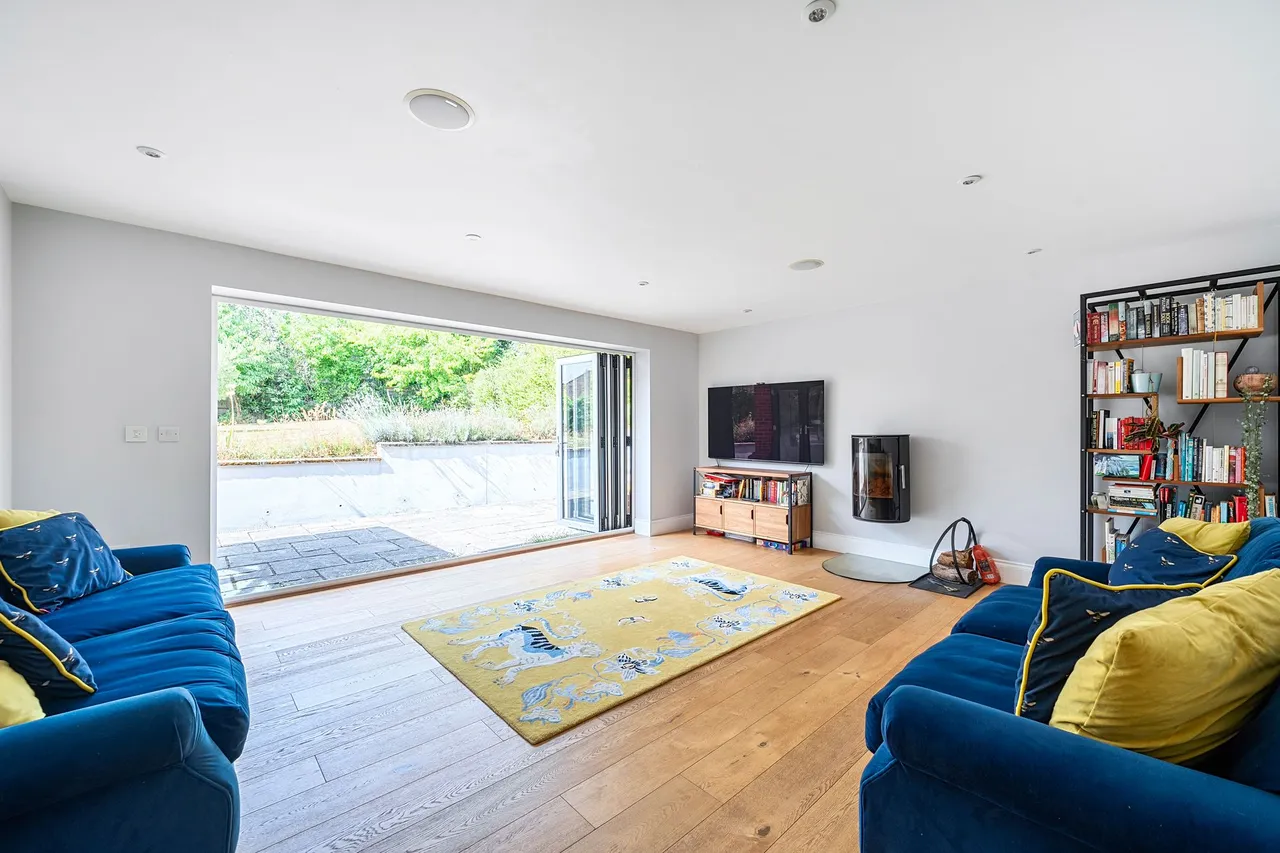 Dodsley Grove, Easebourne, GU29, photo 6