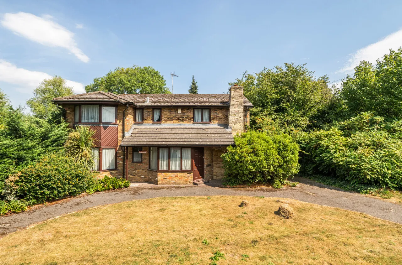 3 bed house for sale — Old Uxbridge Road, West Hyde, WD3