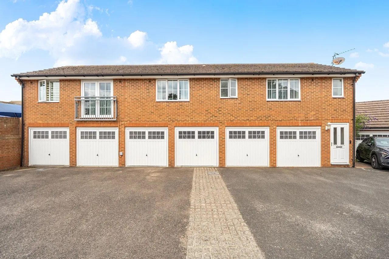 Cuddington Avenue, Worcester Park, KT4, photo 10