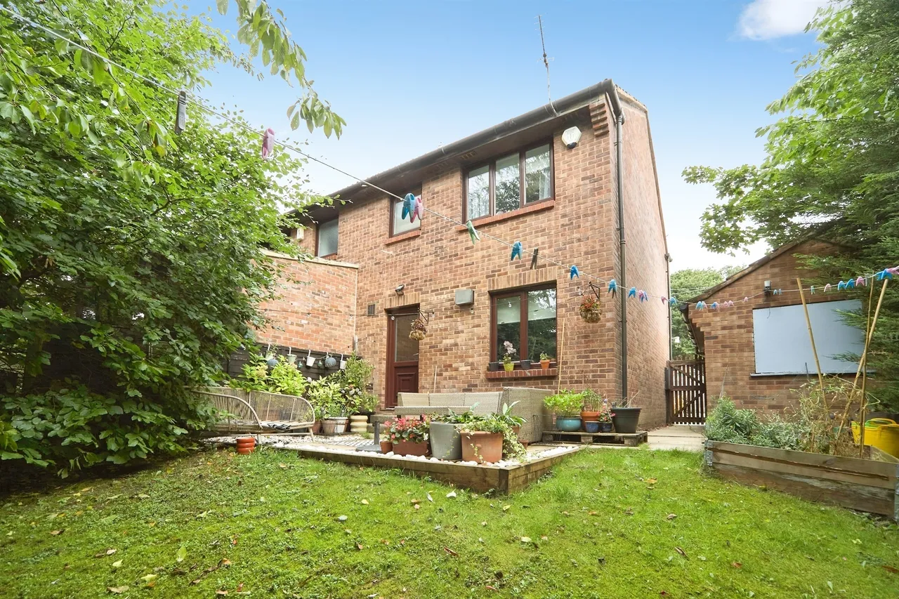 Vesper Court Drive, Leeds, photo 4