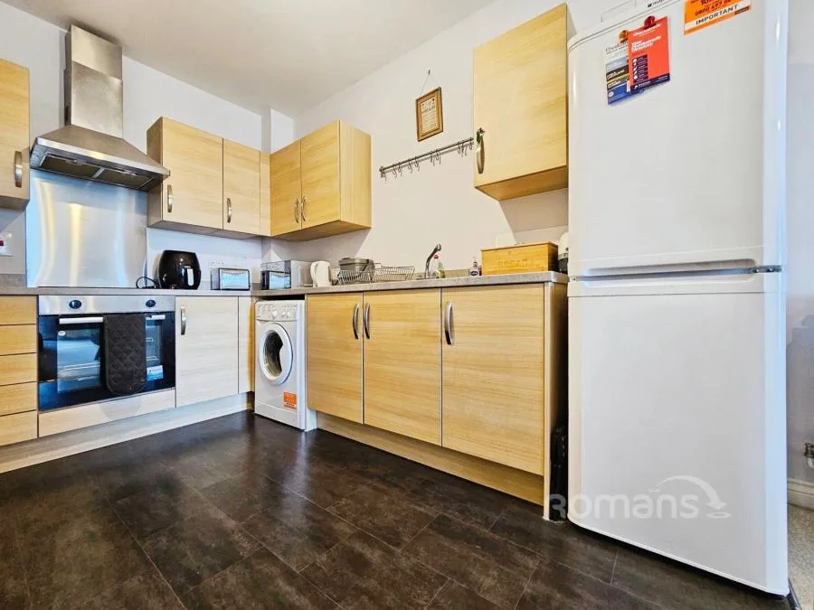 Bramall Place, Church Crookham, GU52, photo 4
