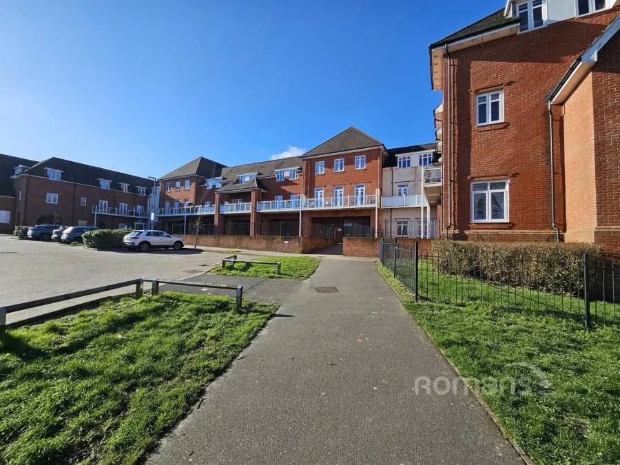 Bramall Place, Church Crookham, GU52, photo 11