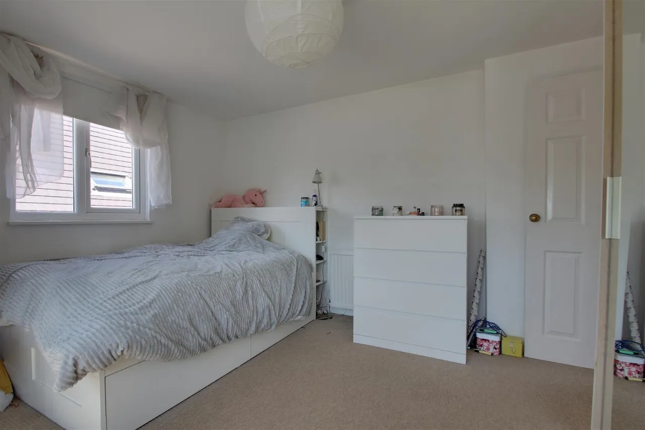 Nutbourne Road, Worthing, photo 12