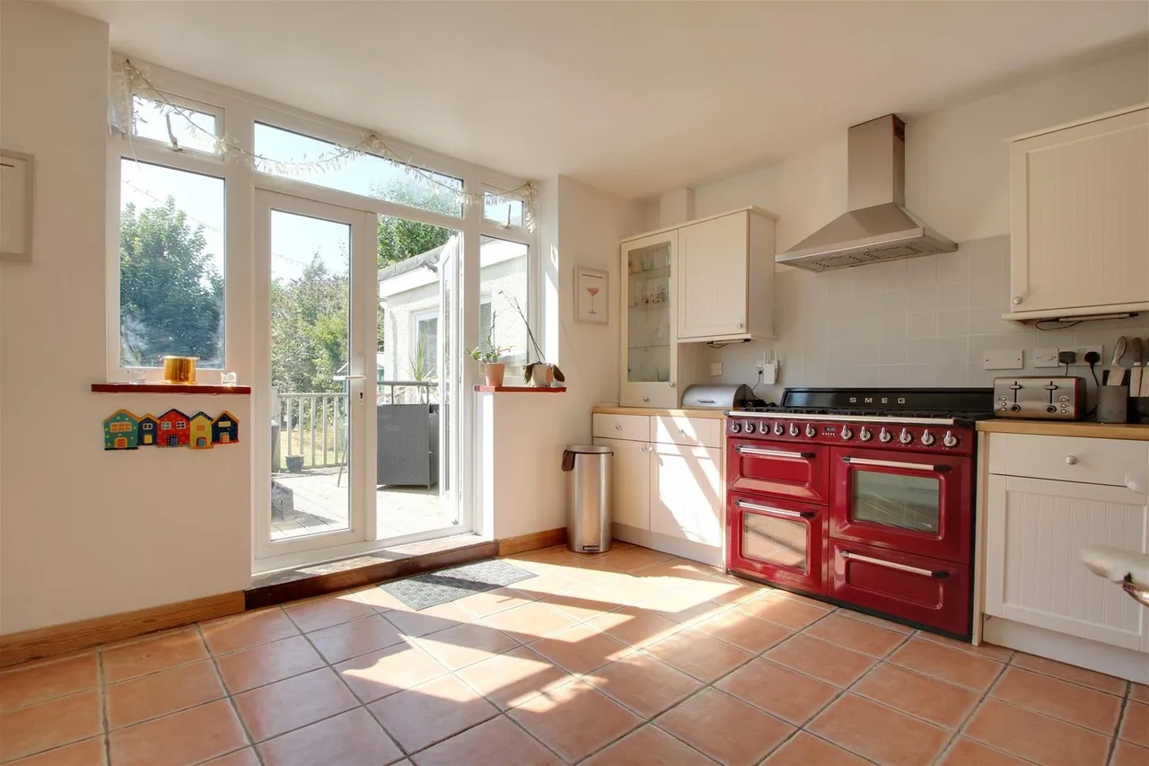 Nutbourne Road, Worthing, photo 4