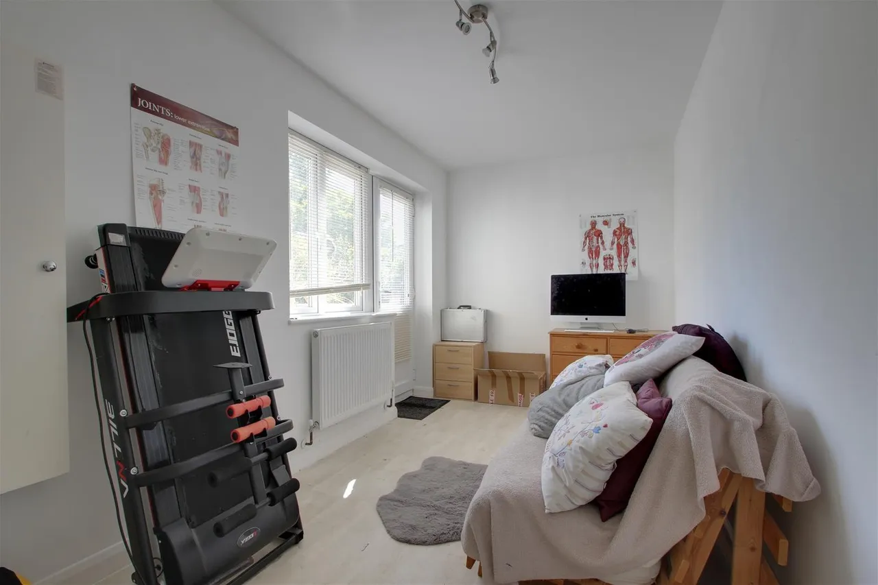 Nutbourne Road, Worthing, photo 24