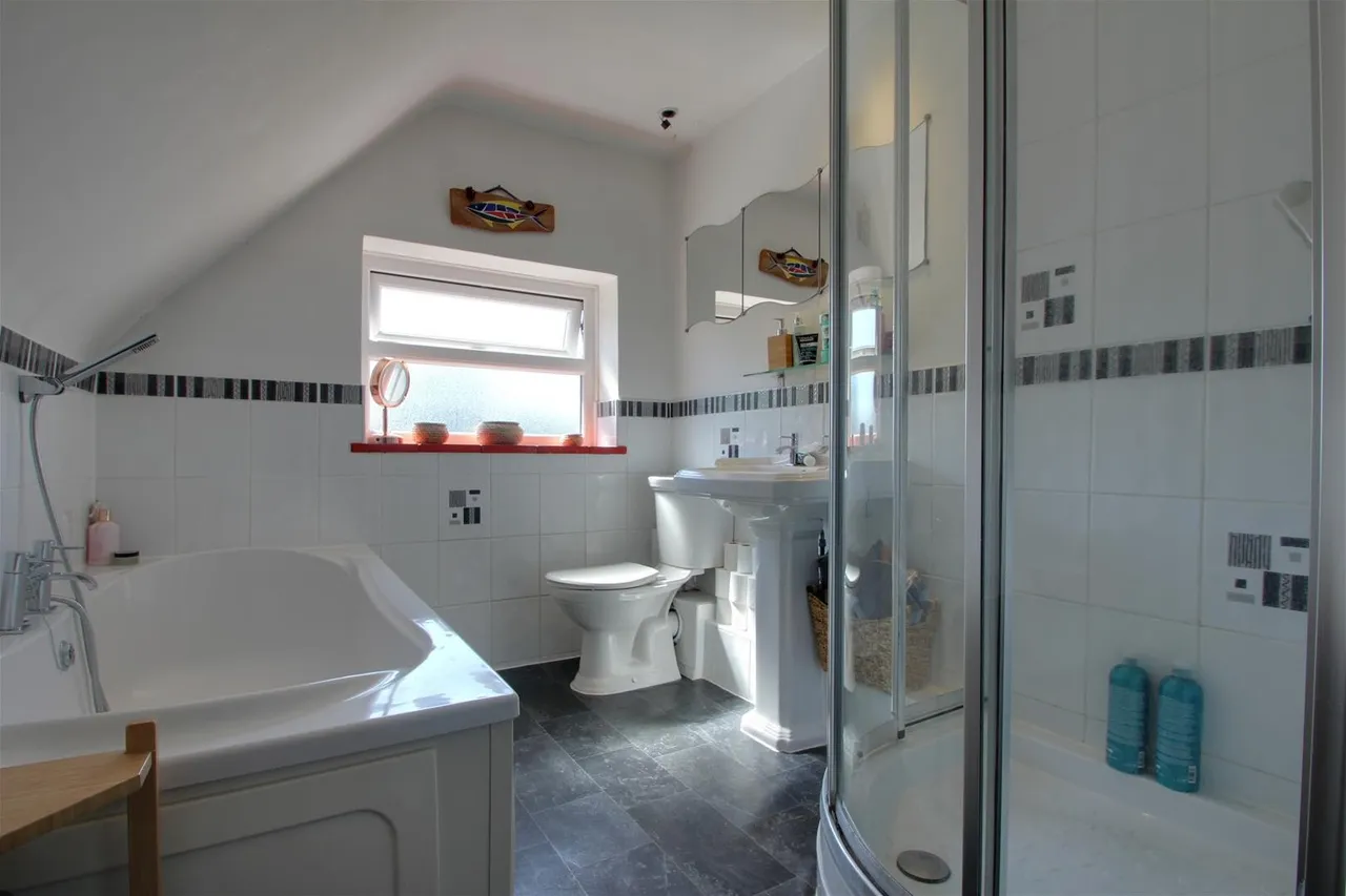 Nutbourne Road, Worthing, photo 16