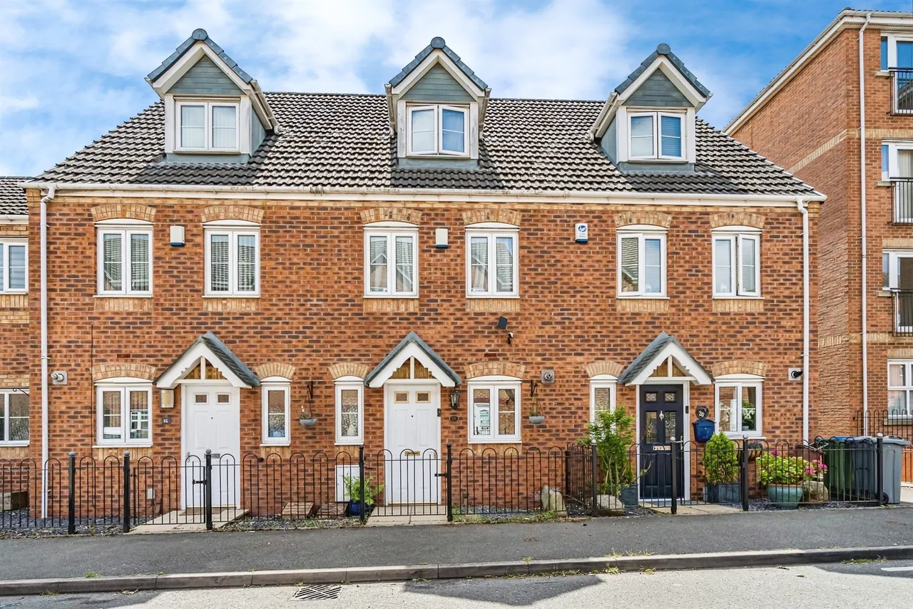 3 bed house for sale — Thunderbolt Way, Tipton