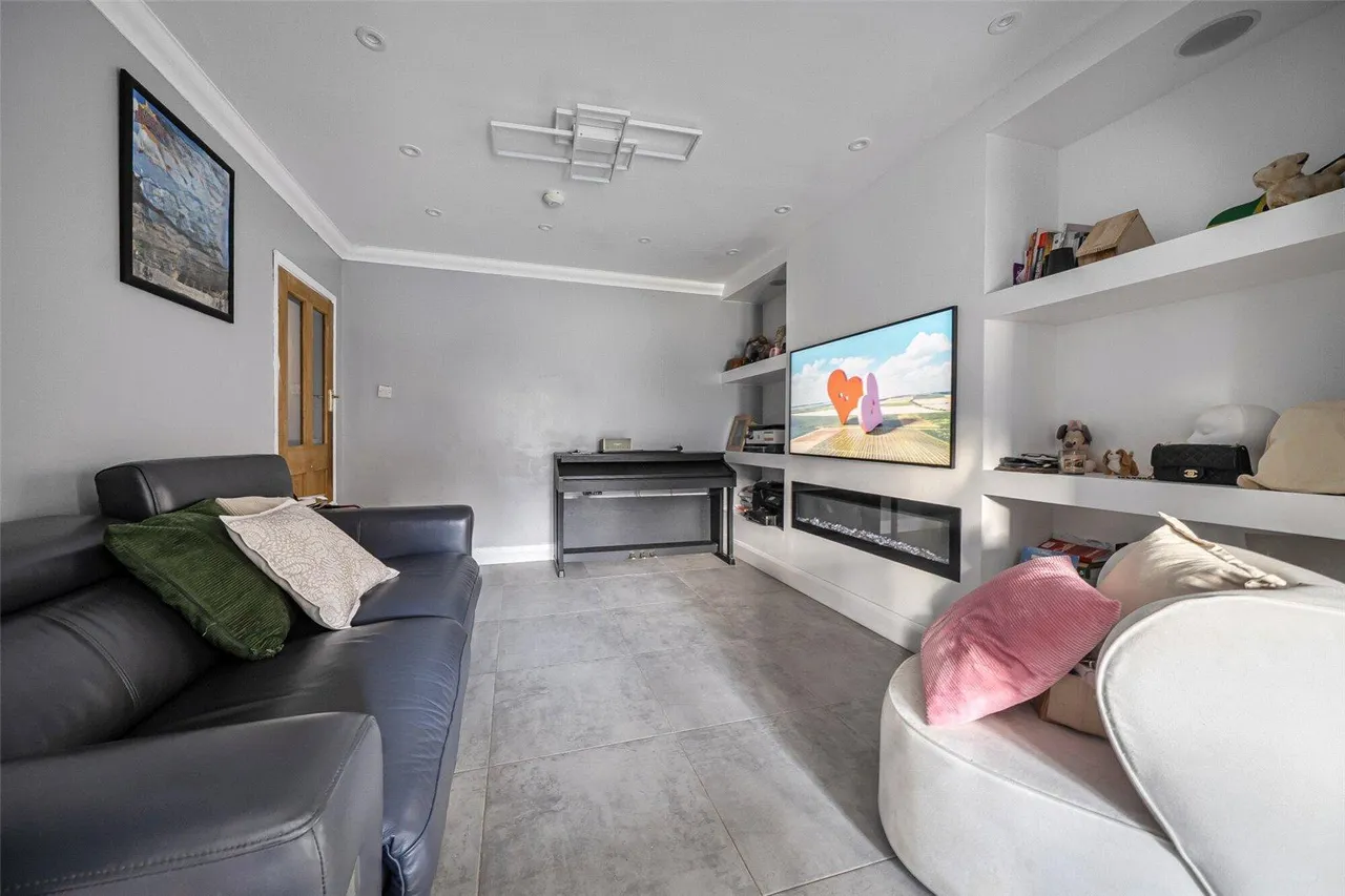 Bellman Avenue, DA12, photo 21