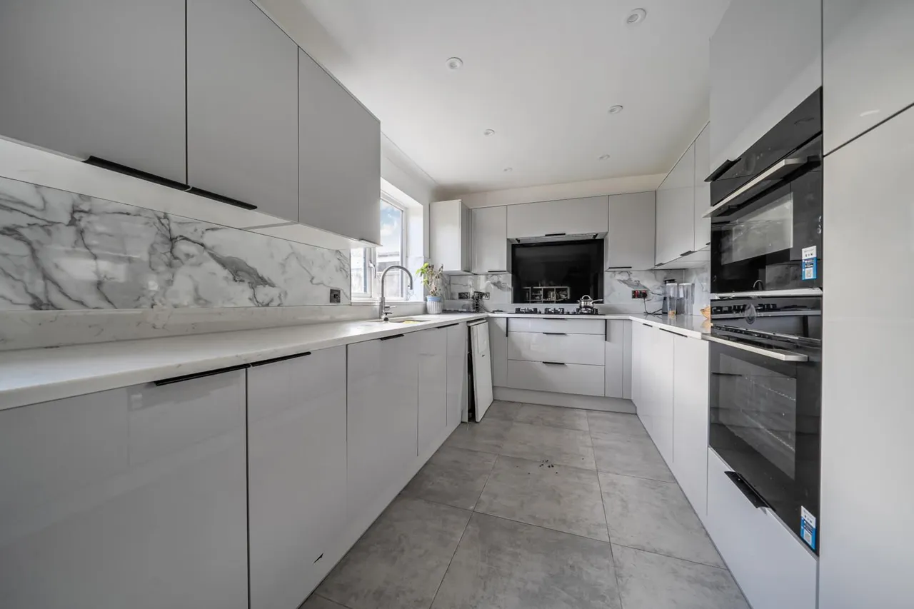 Bellman Avenue, DA12, photo 13
