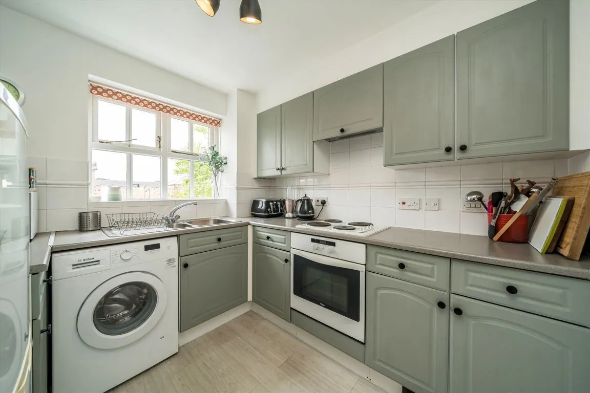Macmillan Way, SW17, photo 3
