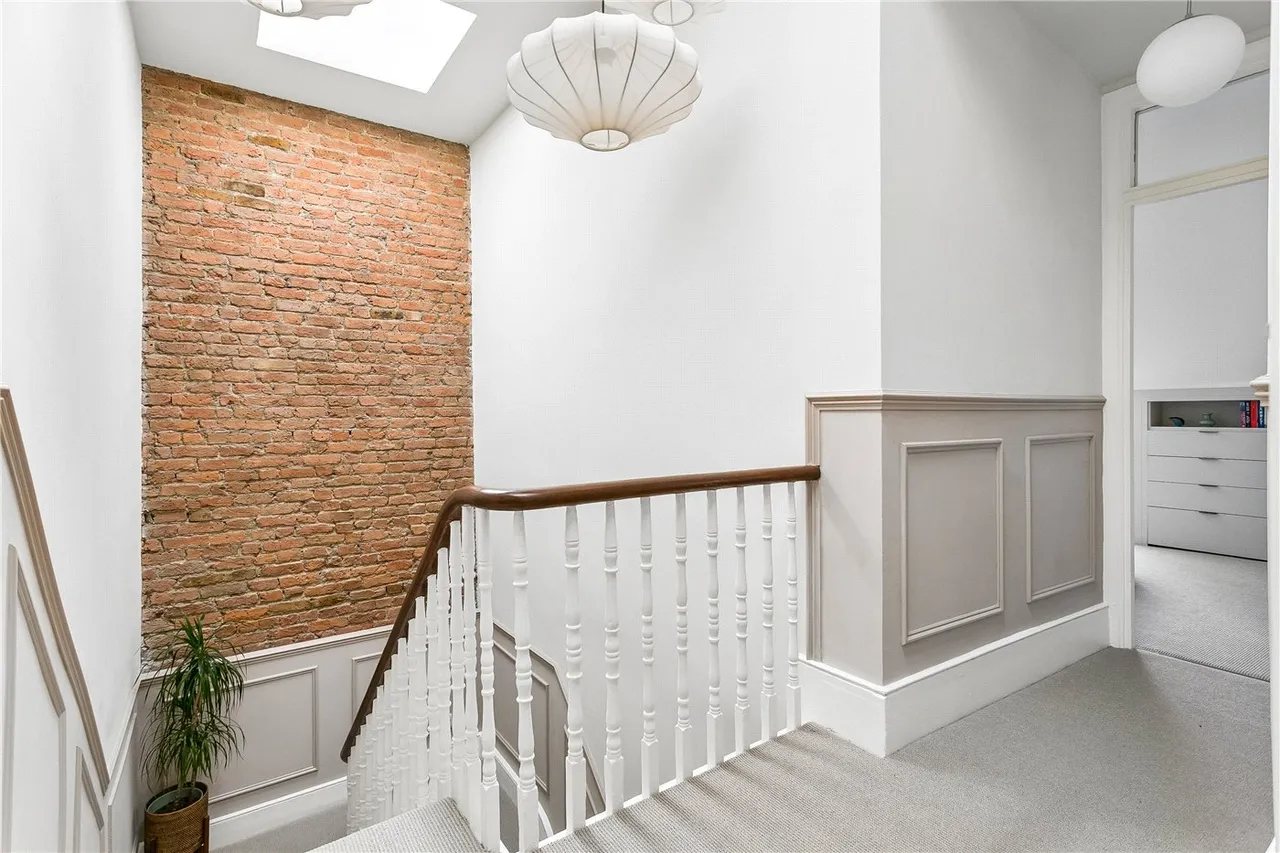 2 bed flat for sale — Queens Drive, London, N4
