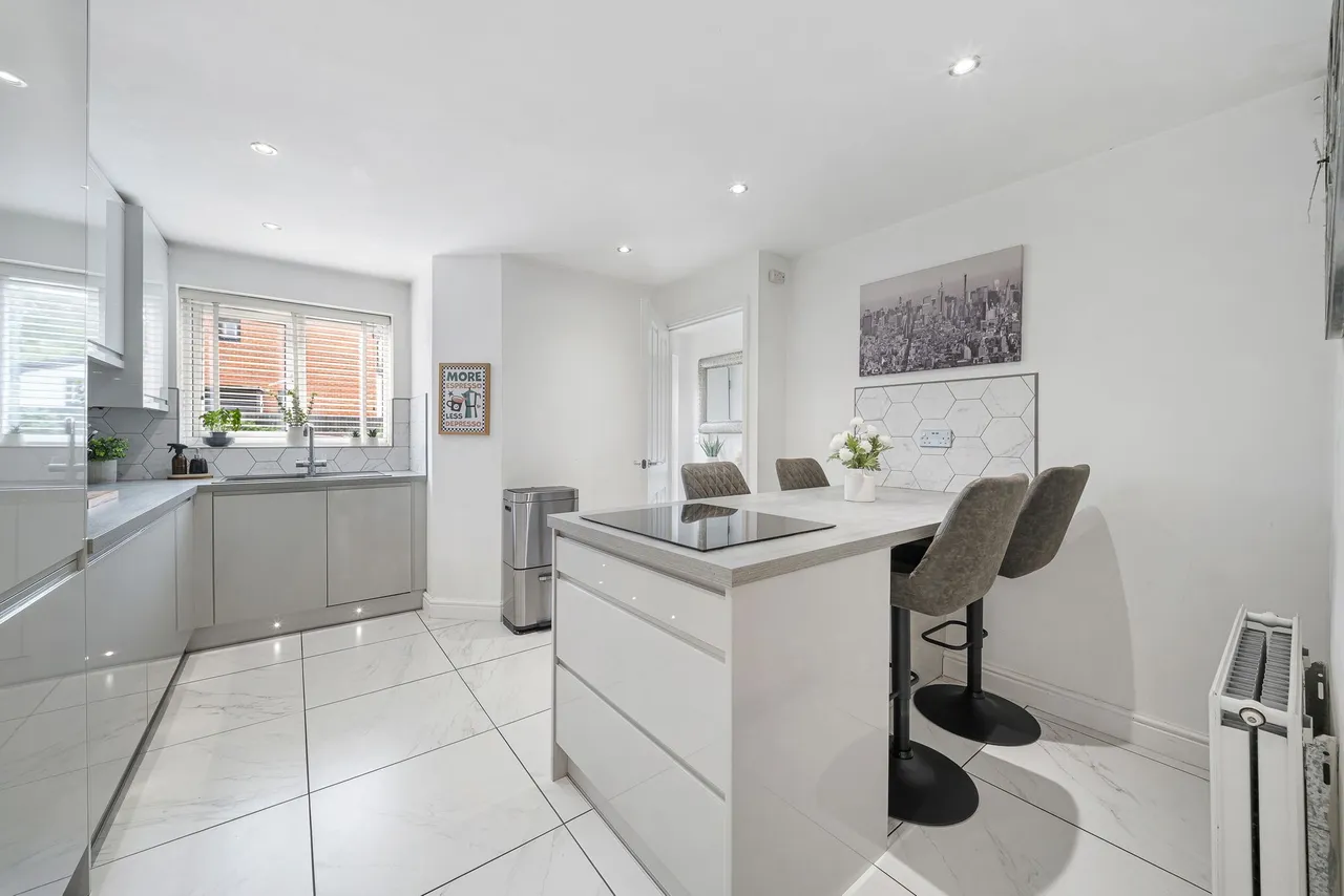 Worsley Close, Castlefields, Runcorn, Runcorn, WA7 2XL, photo 2