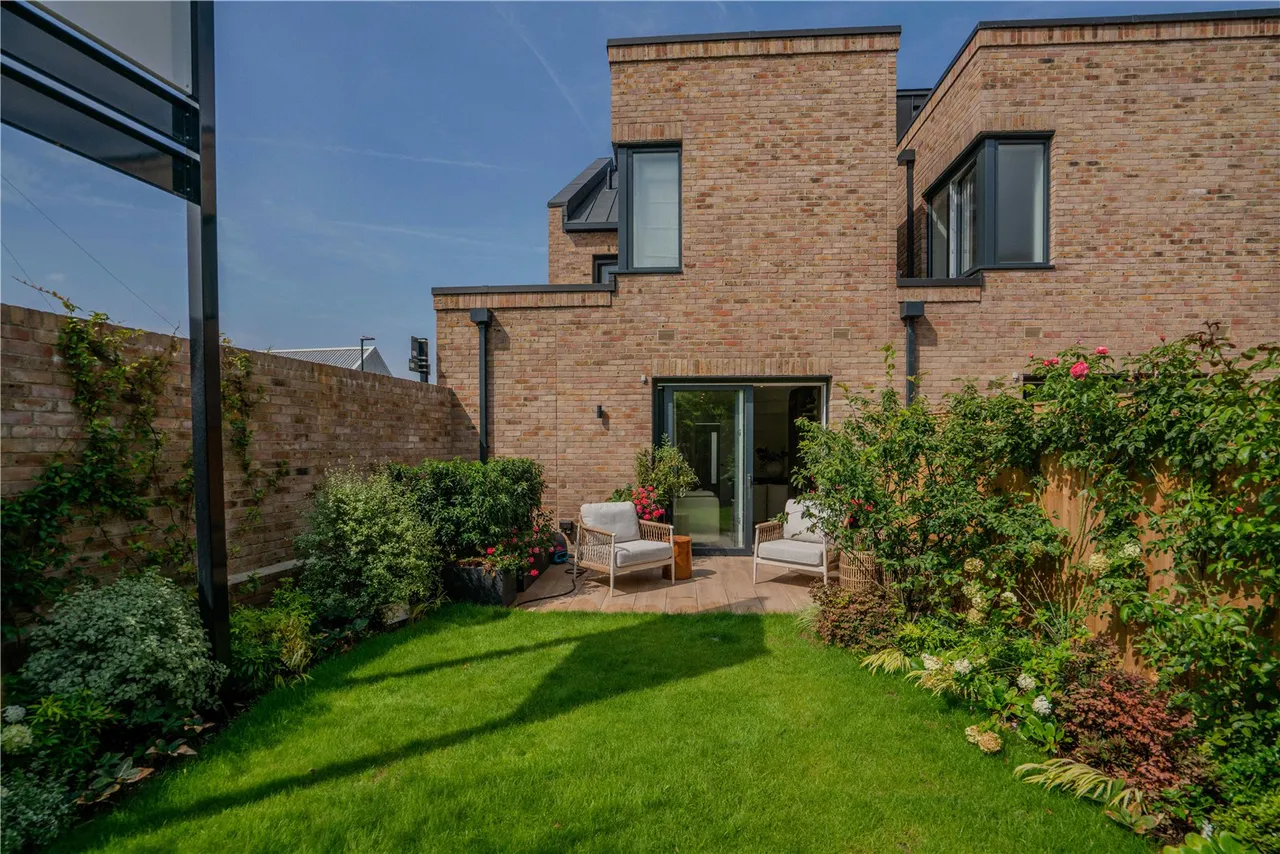 Bakers Mews, Twickenham, TW2, photo 20