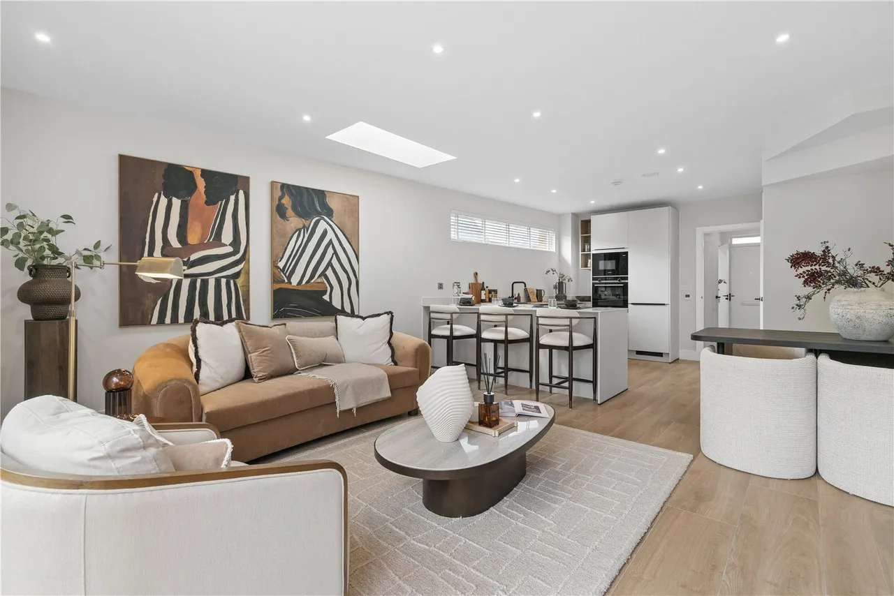 Bakers Mews, Twickenham, TW2, photo 7