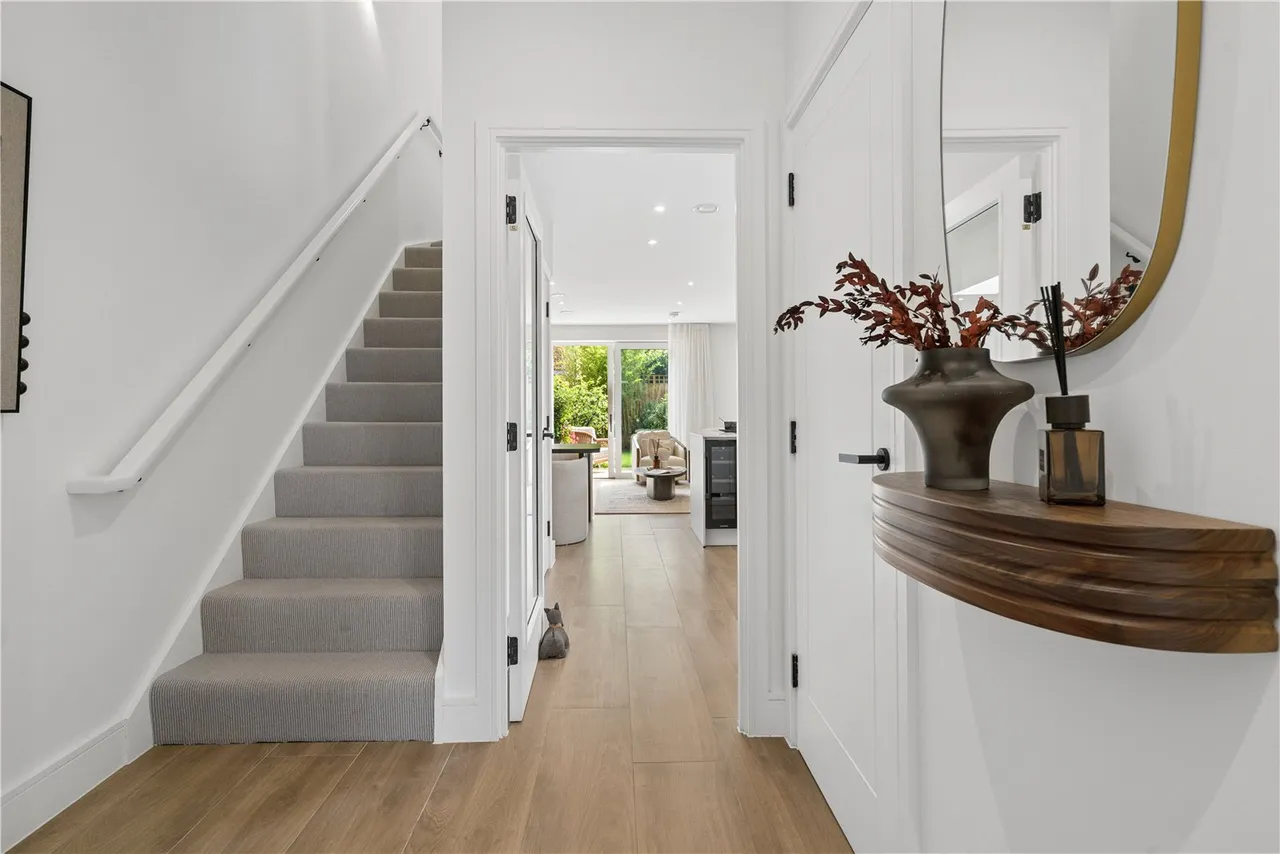 Bakers Mews, Twickenham, TW2, photo 8