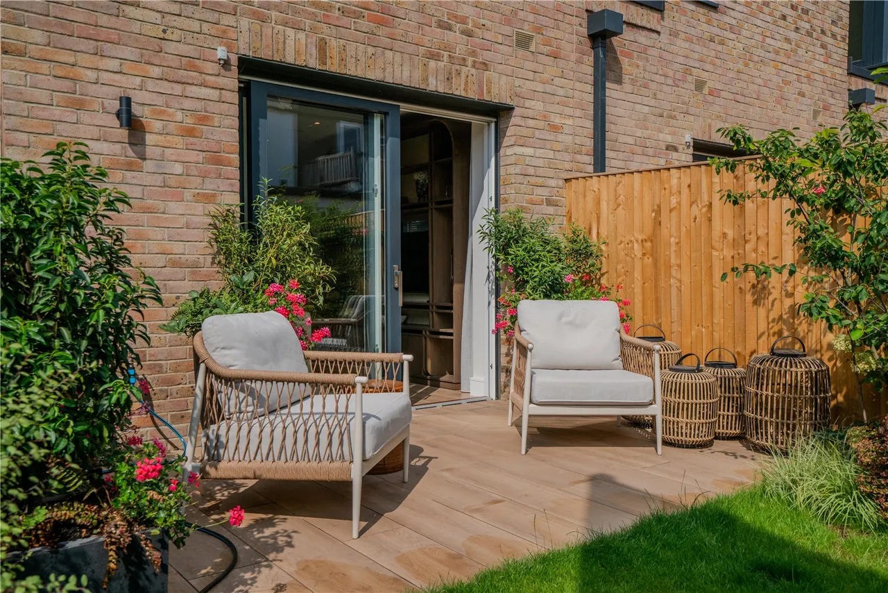 Bakers Mews, Twickenham, TW2, photo 18