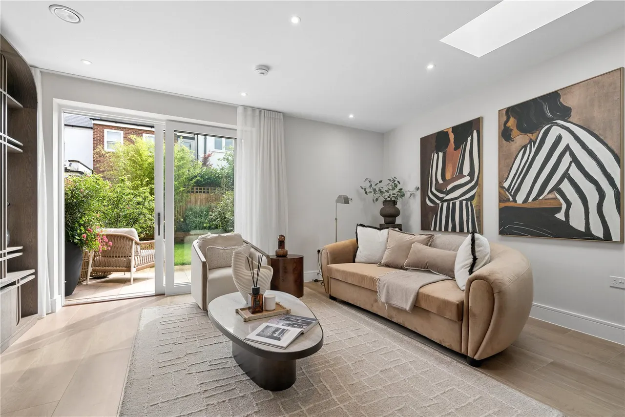 Bakers Mews, Twickenham, TW2, photo 4