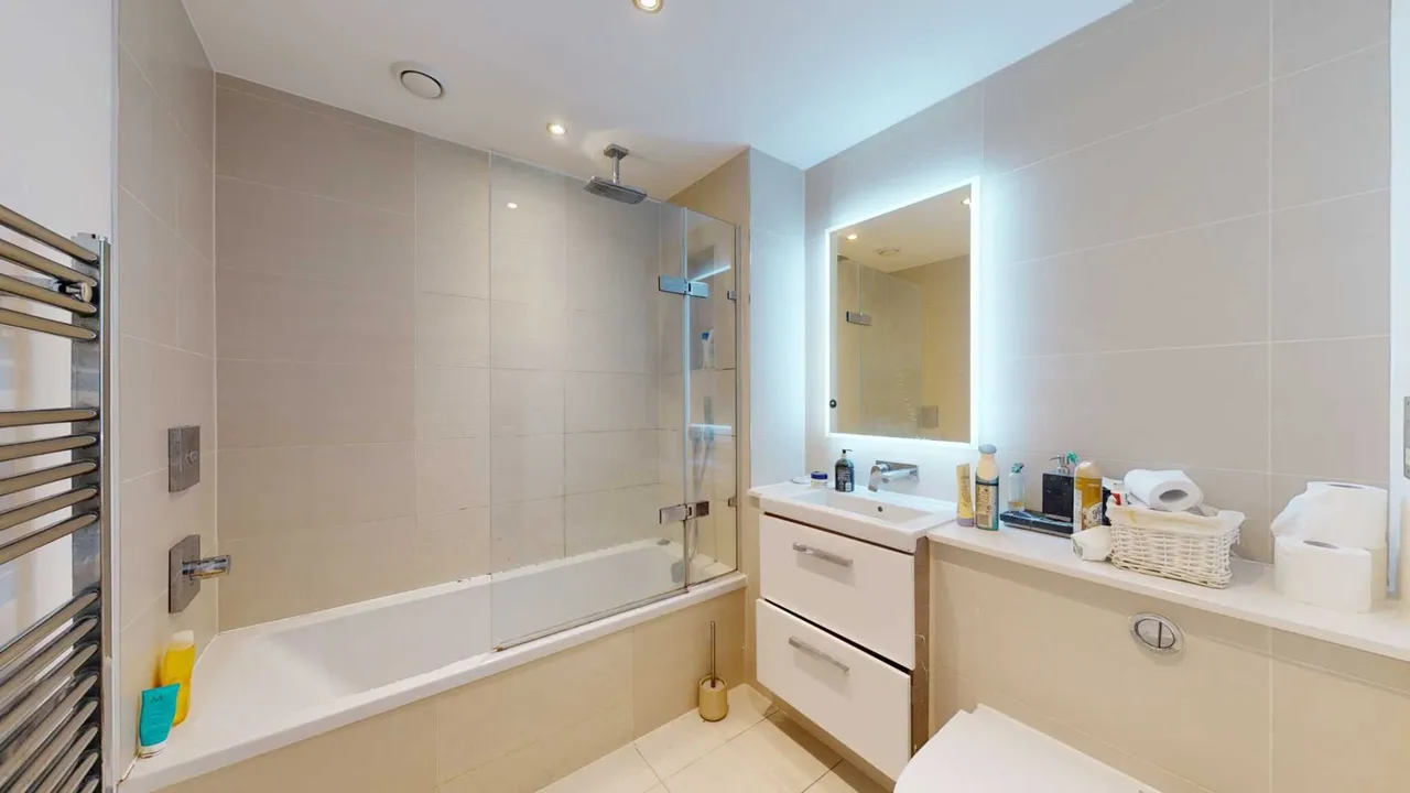 Chiswick High Road, Chiswick, W4 5AG, photo 8