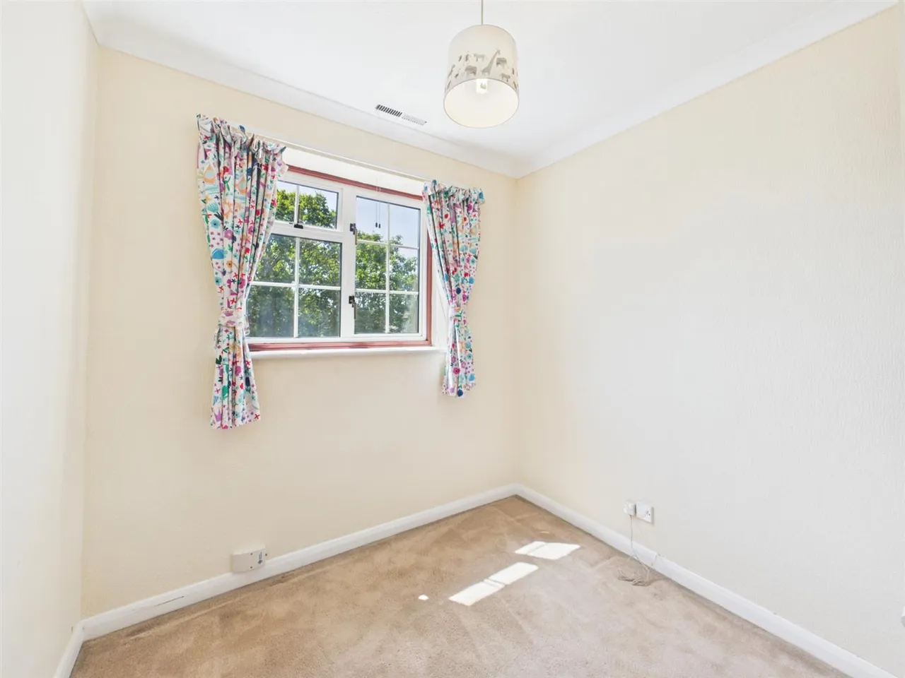Seaford Close, Ruislip, HA4 7HN, photo 8