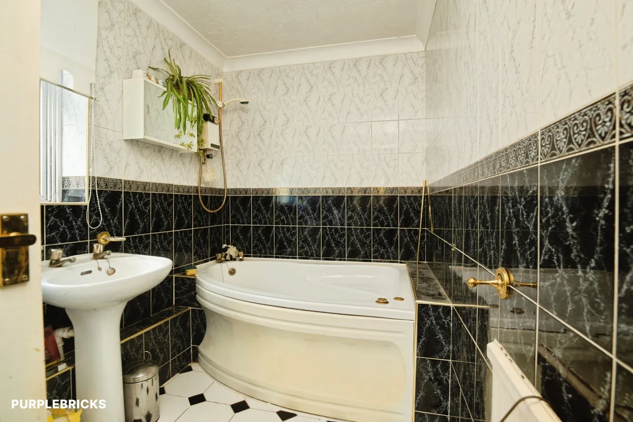 Eastfield Close, Caerleon, NP18, photo 3