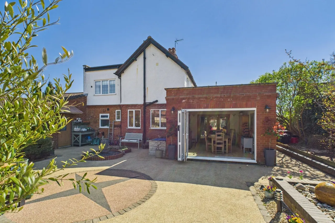 Leighton Road, Wing, LU7, photo 2