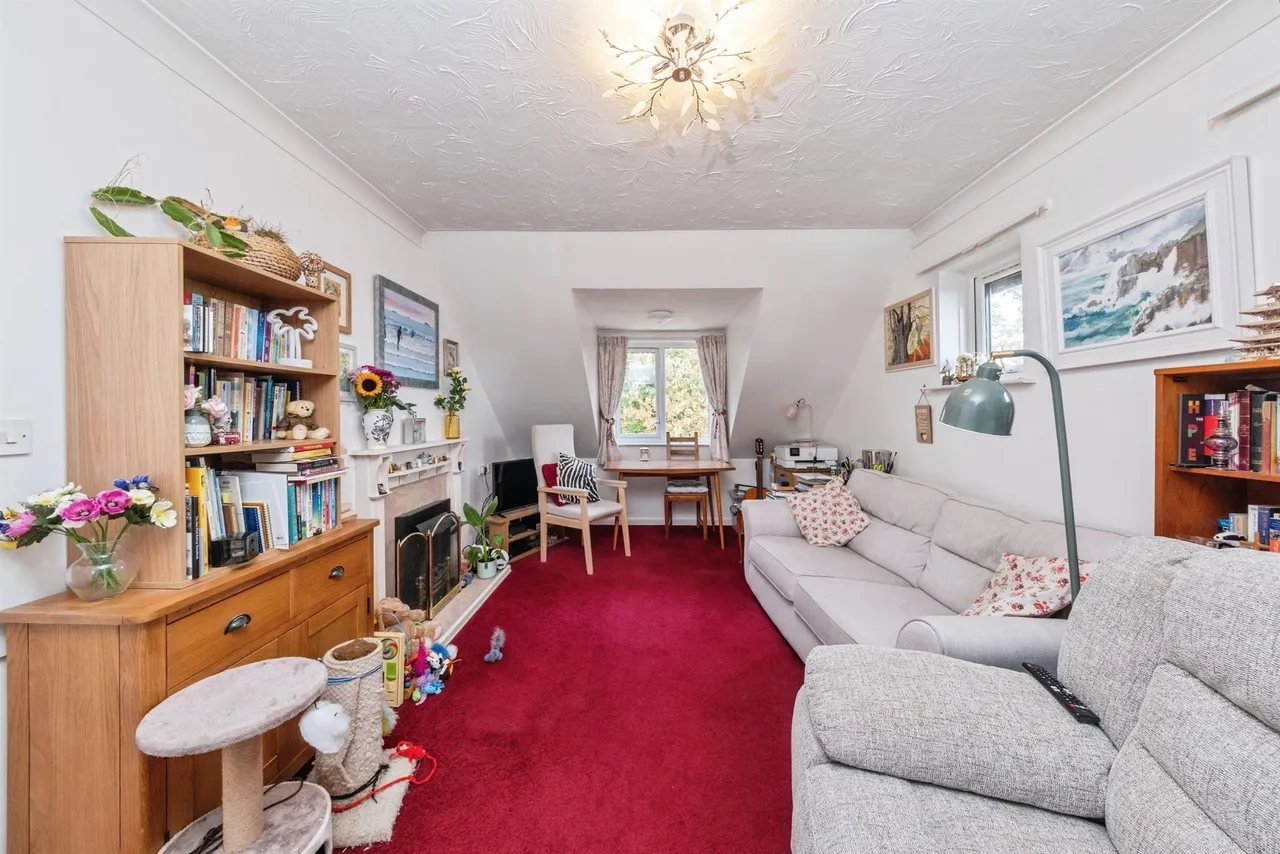 Lawnsmead Gardens, Newport Pagnell, MK16, photo 4