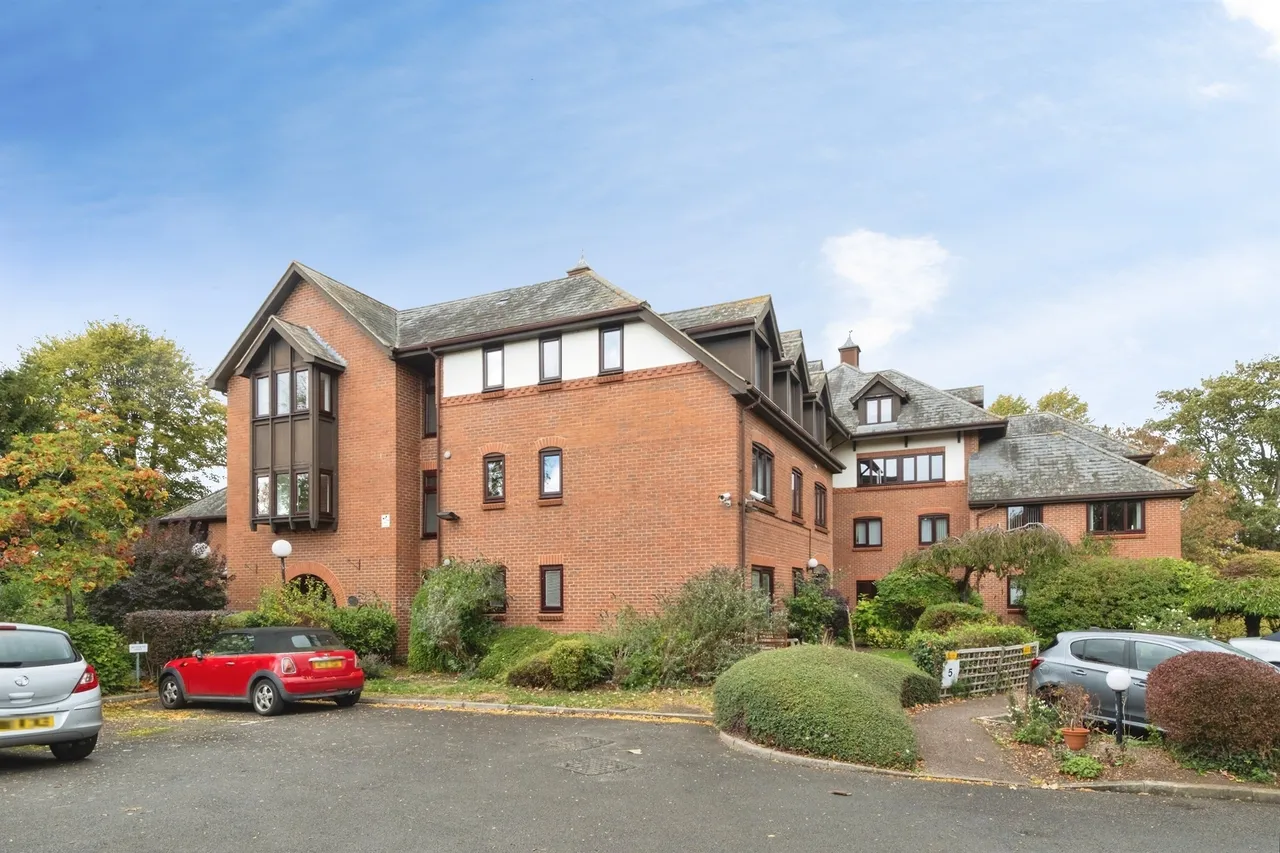 2 bed flat for sale, Lawnsmead Gardens, Newport Pagnell, MK16