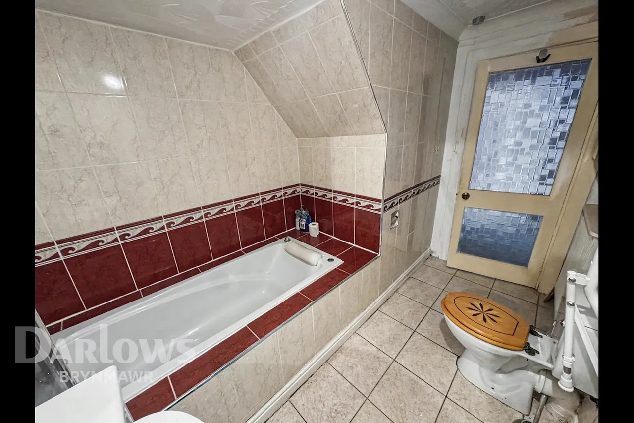 Hillview, Tredegar, photo 12