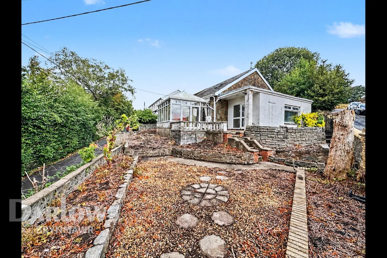3 bed house for sale, Hillview, Tredegar