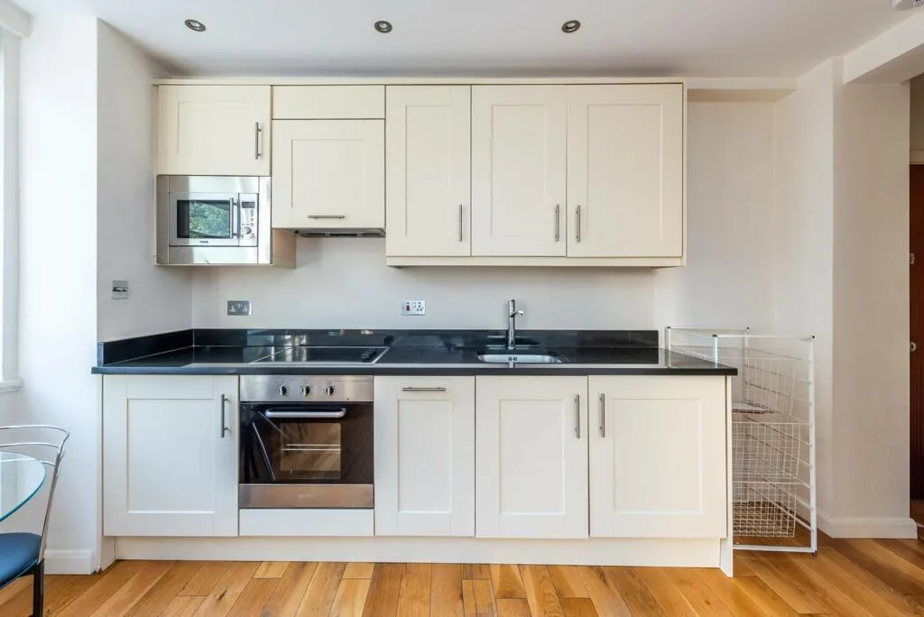 Sloane Avenue, London, SW3, photo 2